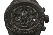 Черный хронограф Carrera Heuer-01 Full представила компания TAG Heuer