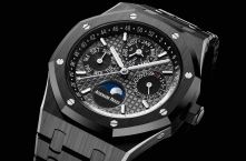Audemars Piguet представляет часы Royal Oak Perpetual Calendar Black Ceramic
