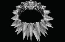 Компания Audemars Piguet представила часы-браслет Diamond Outrage