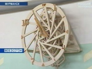 В Мурманске созданы деревянные часы