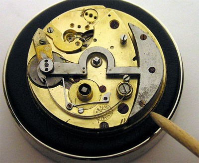 История автоподзавода в наручных часах