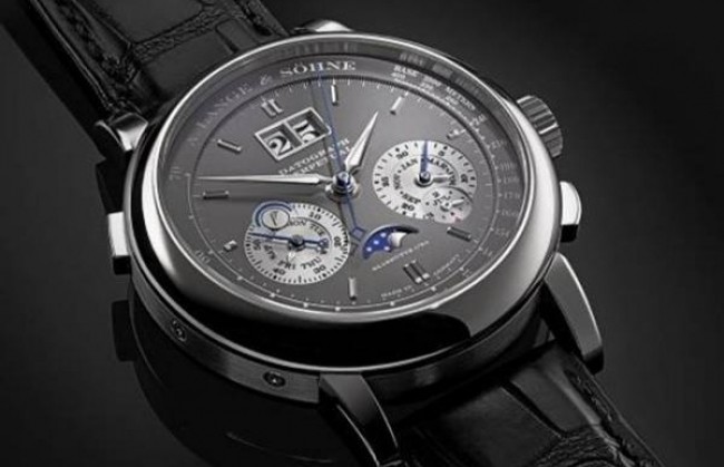 Часы Datograph Perpetual представляет компания A.Lange&Sohne