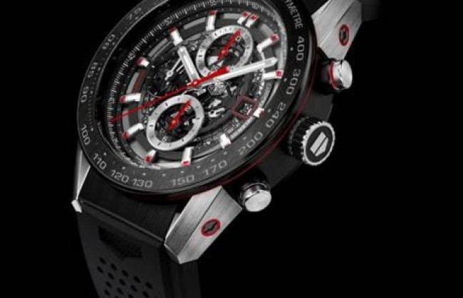 Компания TAG Heuer представила новую версию часов Carrera Calibre Heuer 01