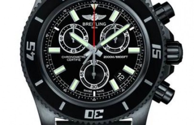Часы Superocean Chronograph M2000 Blacksteel представляет компания Breitling