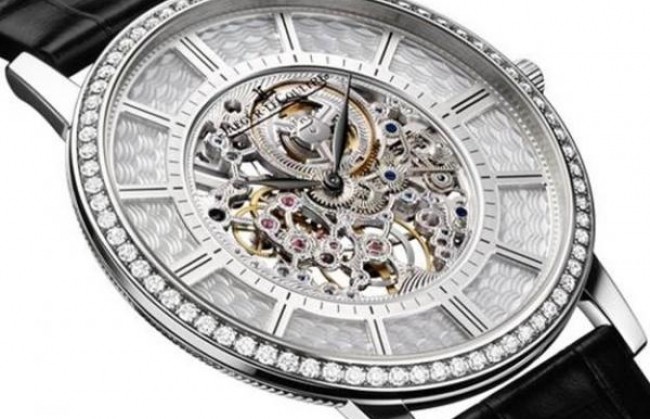 Новые часы Master Ultra Thin Squelette представила компания Jaeger-LeCoultre
