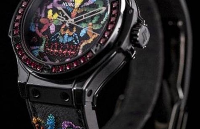 Часы Big Bang 41MM Broderie Sugar Skull представила компания Hublot