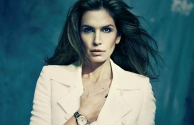 Omega отмечает 20-летие дружбы с моделью Синди Кроуфорд