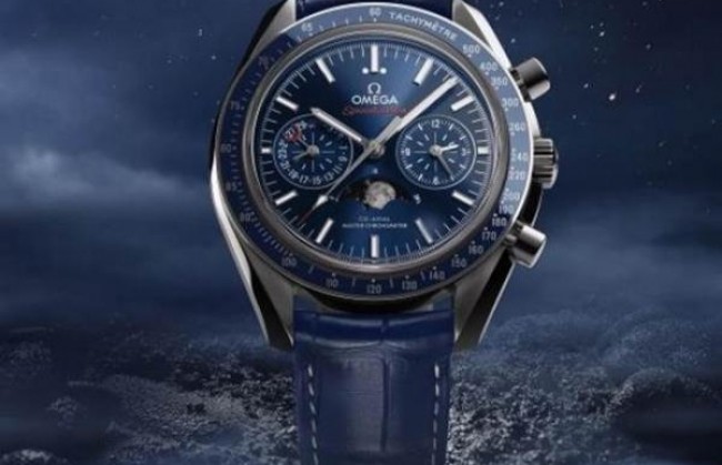 Часы Speedmaster Moonphase Chronograph Master Chronometer представила Omega