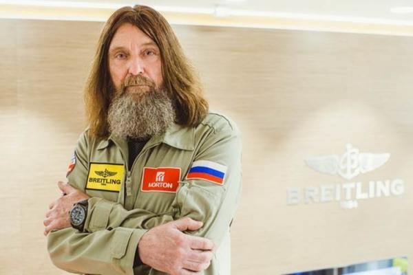 Федор Конюхов собрался в кругосветное путешествие с часами Breitling Emergency.