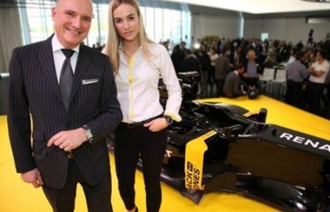 Bell & Ross представляет свою новую посланницу - автогонщицу Кармен Хорда